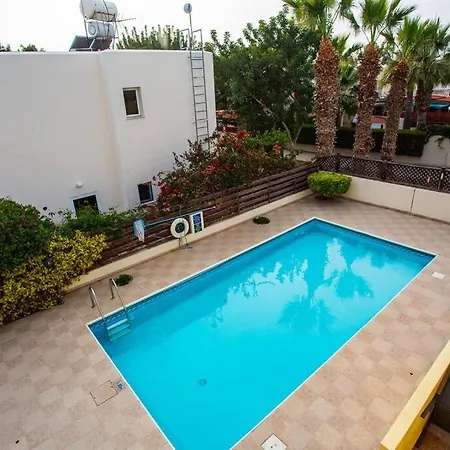 Estéa - Olympia's Skyview Townhouse With A Pool