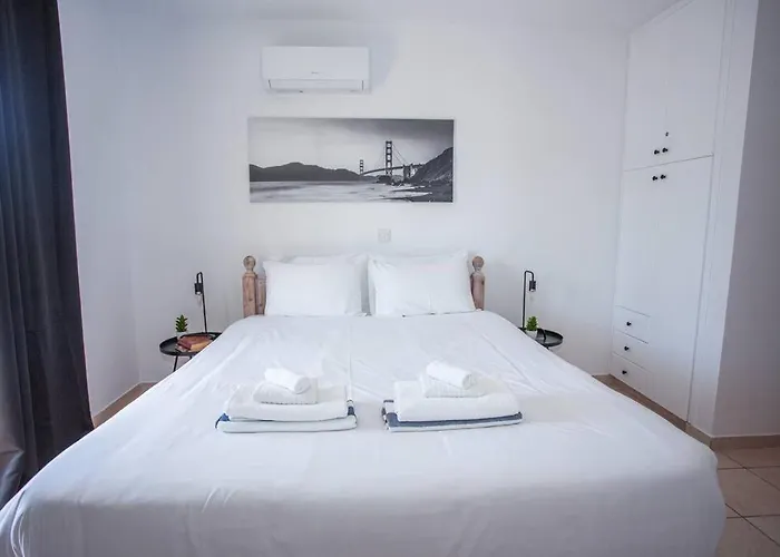 Estea - Olympia's Skyview Townhouse With A Pool 別荘 *