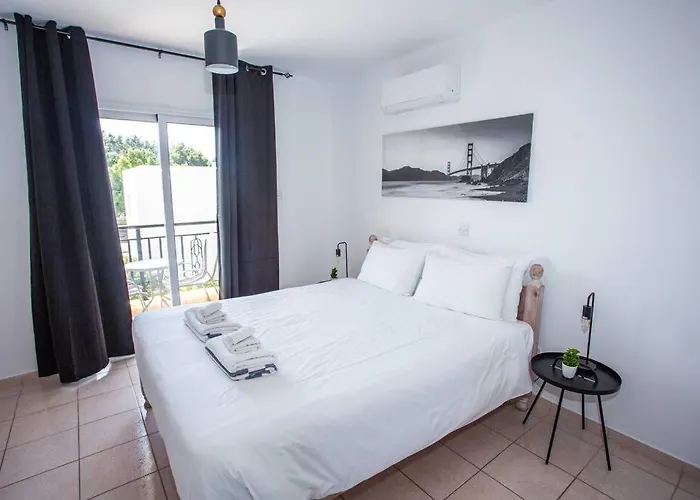 Estea - Olympia's Skyview Townhouse With A Pool * Πάφος