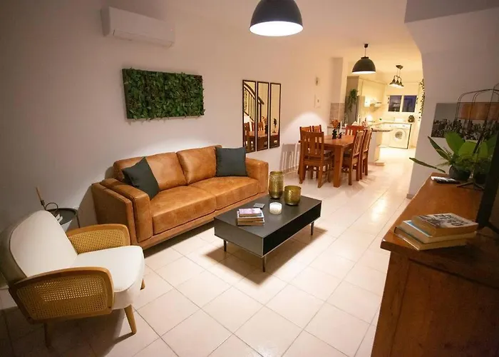 別荘 Estea - Olympia's Skyview Townhouse With A Pool