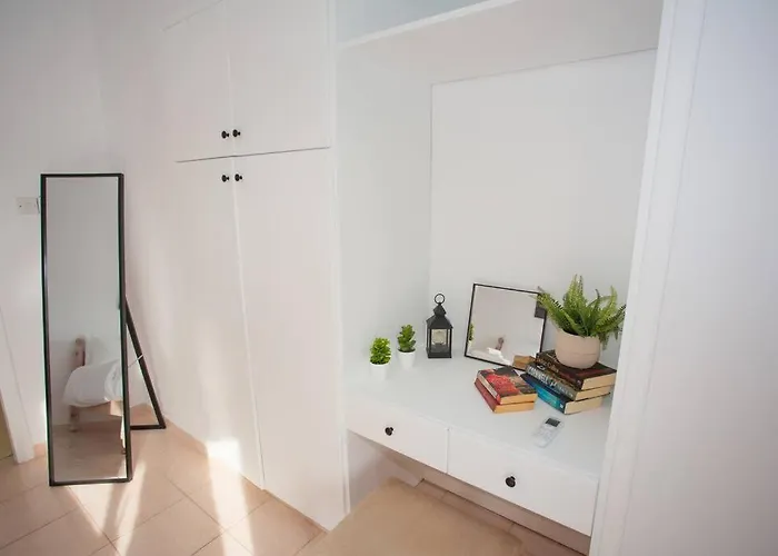 別荘 Estea - Olympia's Skyview Townhouse With A Pool パ フォス