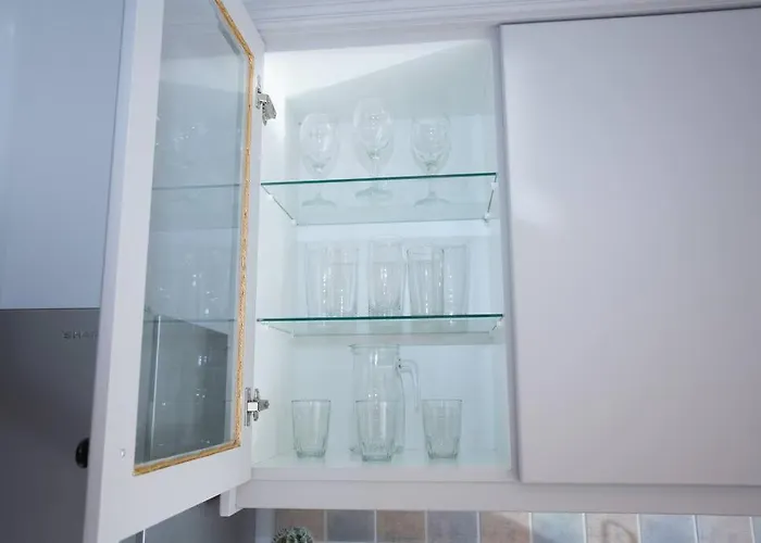 Estea - Olympia's Skyview Townhouse With A Pool