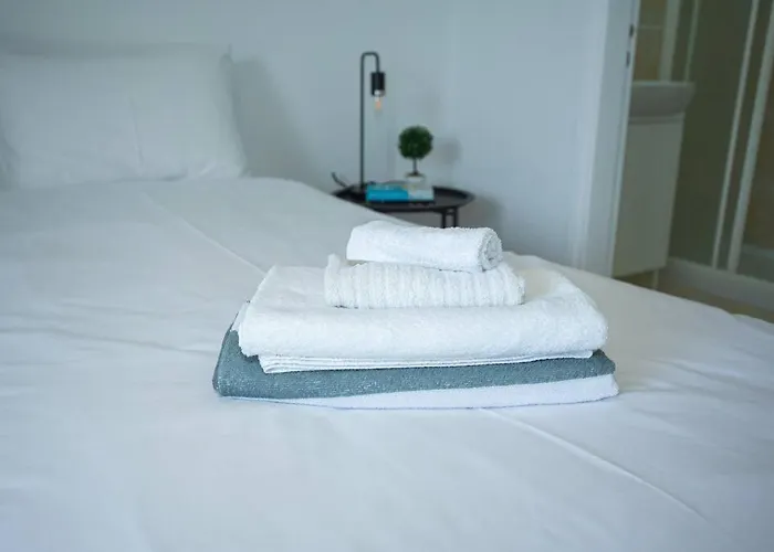 Estea - Olympia's Skyview Townhouse With A Pool Prázdninový dům *