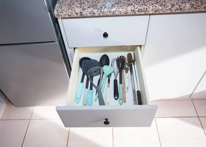 Estea - Olympia's Skyview Townhouse With A Pool Paphos